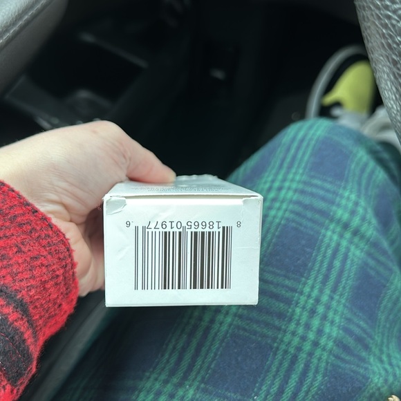 Yellow Diamond Eau de Toilette by Perfect Scents, 3.4 FL OZ, 100 ml - Picture 6 of 7